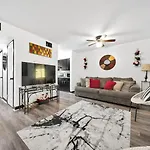 Cheerful Village Condo
