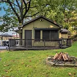 The Lakeside Cottage