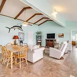 Tranquil Hot Springs Home With Lake And Dock Access!