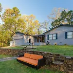 Waterfront Hot Springs Gem Patio And Game Room!