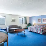 Super 8 By Wyndham Hot Springs