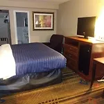 Days Inn By Wyndham Hot Springs