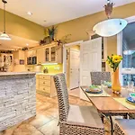 Lake Hamilton Home, 5 Min To Oaklawn Race Track!