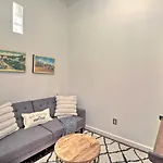 Spacious Downtown Condo - 1 Block To Bathhouse Row