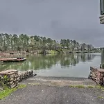 Lake Hamilton Couples Retreat Boat Dock And Ramp!