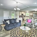 Ivy Cove Waterfront Hot Springs Home With Dock!