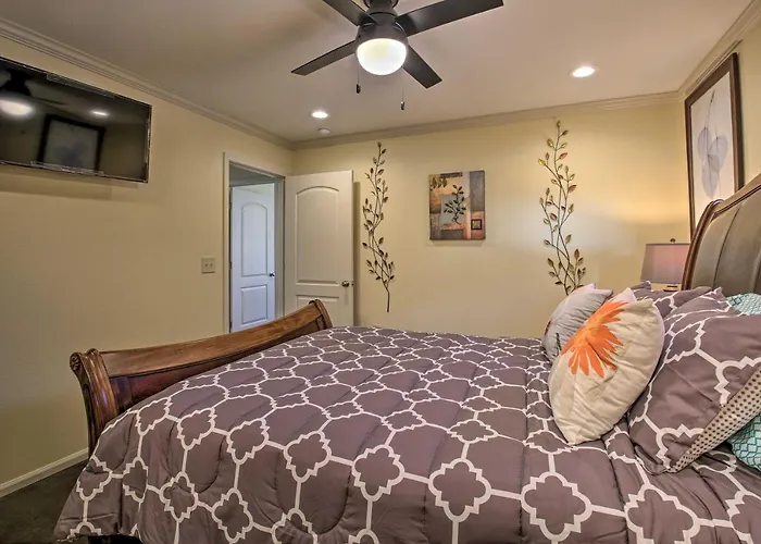 Waterfront Hot Springs Home With Kayaks And Boat Slip!