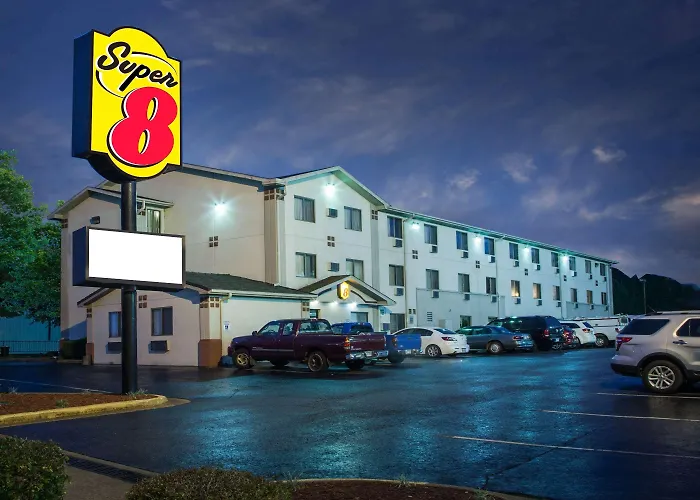 Super 8 By Wyndham Hot Springs