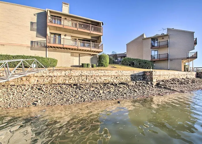 Lakefront Hot Springs Condo With Boat Dock!