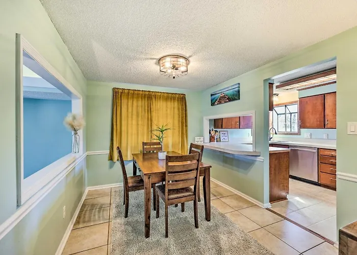 Hot Springs Home With Deck Near Ouachita River!