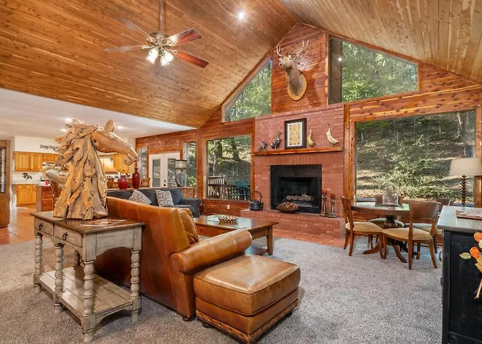 Luxury Rock Creek Cabin W Deck By Lake Hamilton