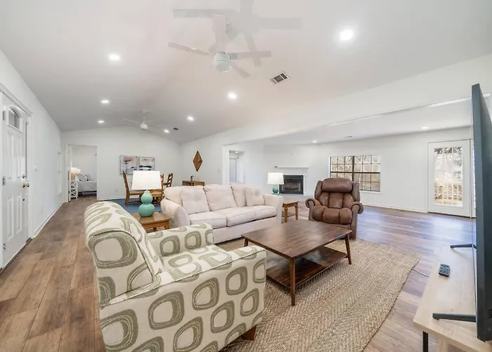 4Br Beautiful And Spacious Lakehouse