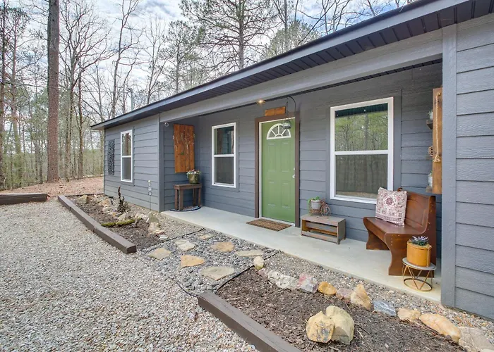 Tranquil Hot Springs Getaway Near Ouachita River!