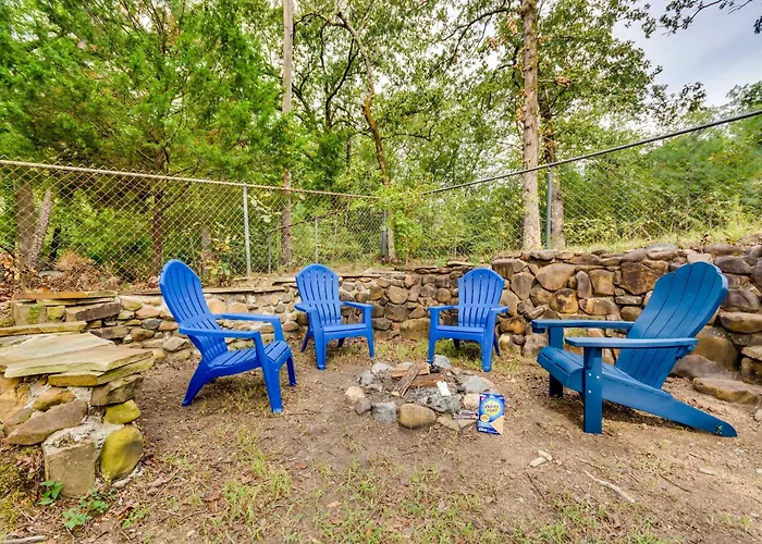 Waterfront Hot Springs Gem Patio And Game Room!