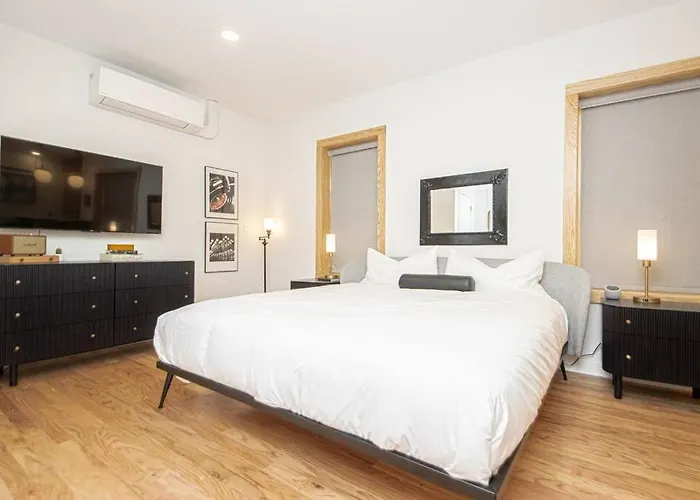 Historic Dtwn Studio, Walk To Bathhouses, Shops, Room # 103