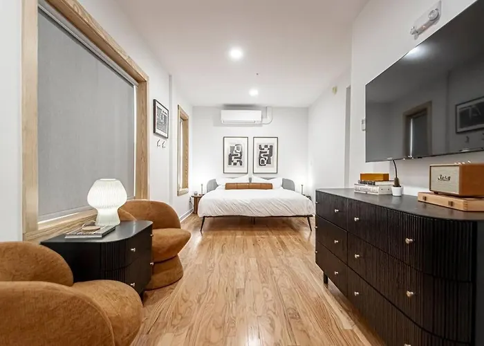 Heart Of Downtown, Steps To Bathhouses & Restaurants, Room # 102