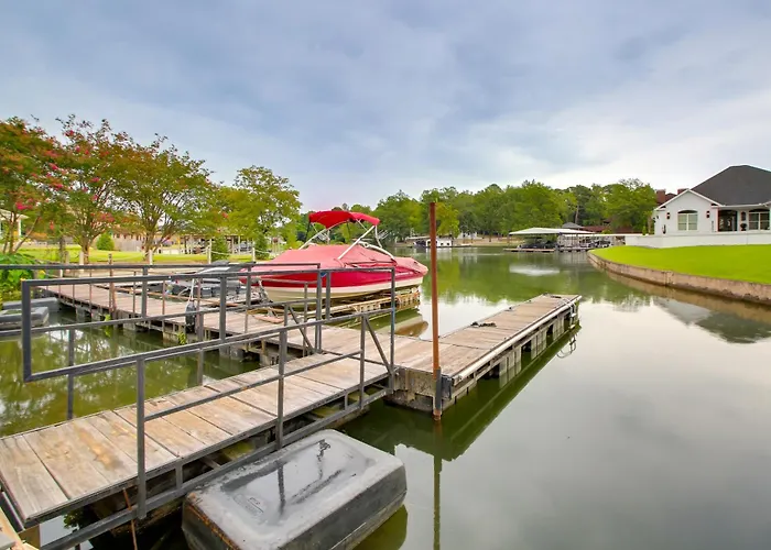 Lakefront Duplex On Lake Hamilton With Boat Slip!