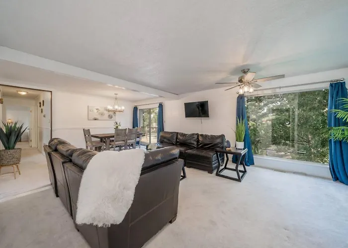 Lakeview Escape At Phadral