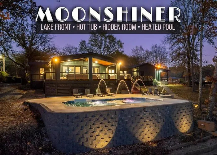 Lakefront, Heated Pool, Hot Tub, Game Room!