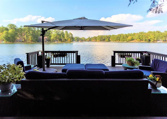 The Lakeside Cottage