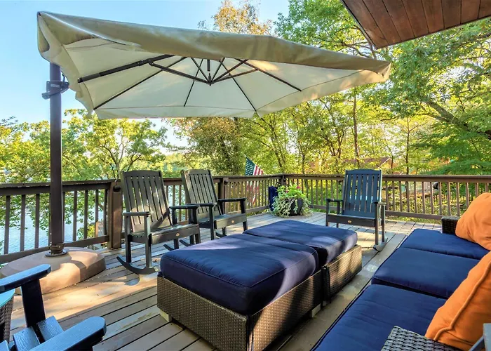 Your Lakefront Luxury