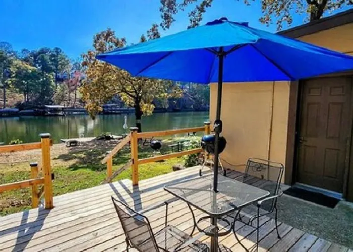 #03 - Fantastic Lakeside Studio Cottage- Pet Friendly