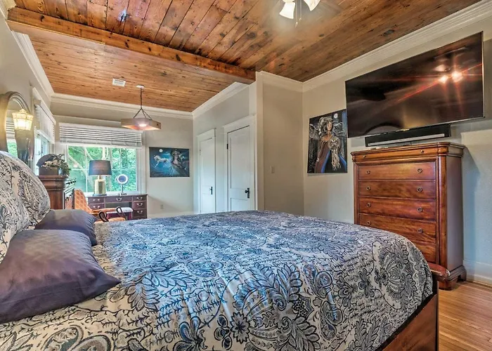 Spacious And Updated 1920S Hsnp Craftsmen Home