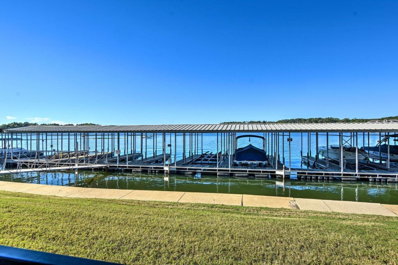 With Pool And Lake Access!
