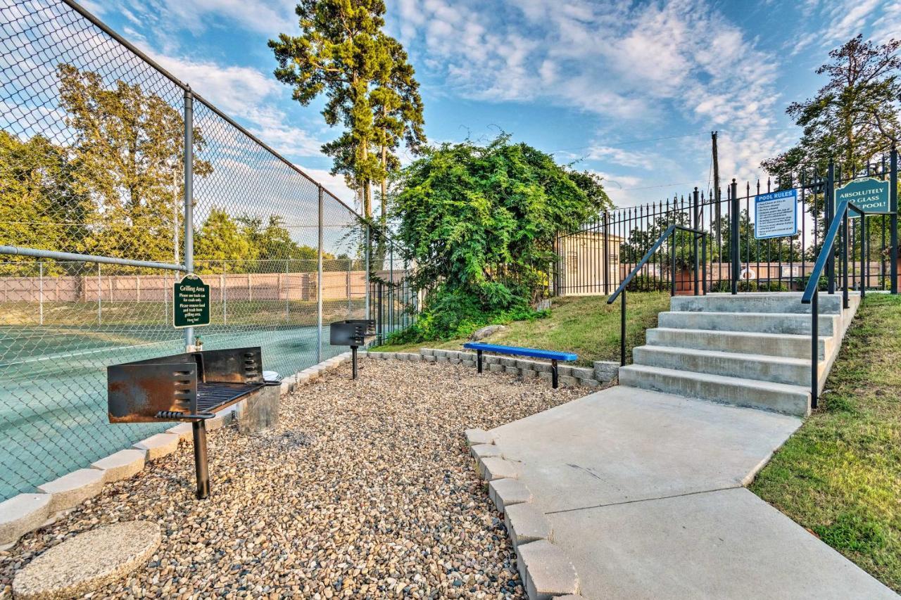 With Pool And Lake Access! Apartment Hot Springs