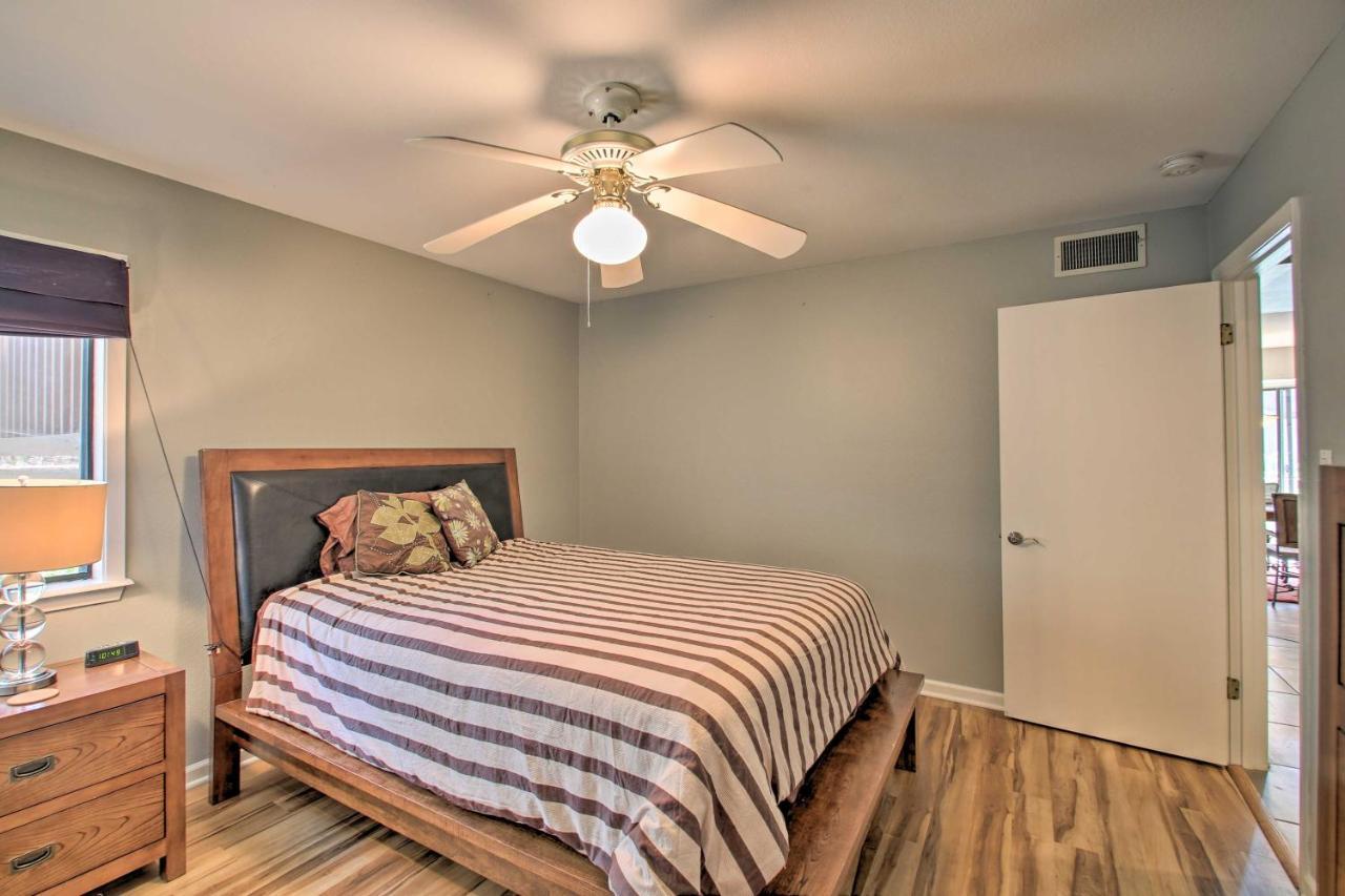 Apartment Sunny Hotspot At North Shore Condos! Hot Springs