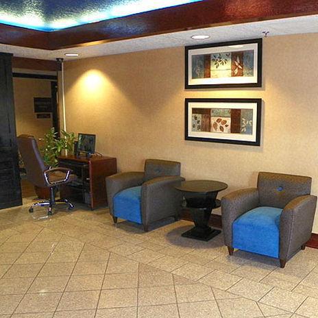Hotel La Quinta By Wyndham Hot Springs