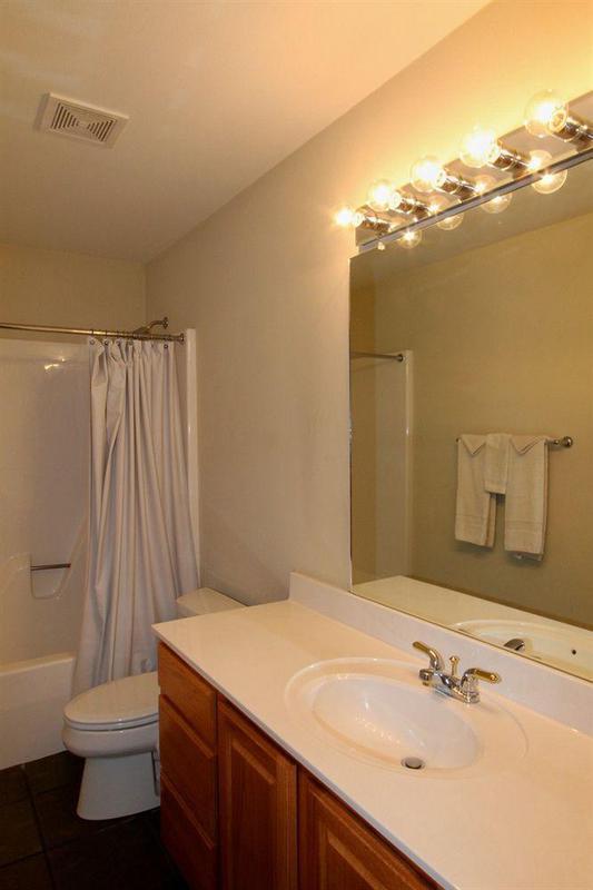 Emerald Isle Apartment Hot Springs