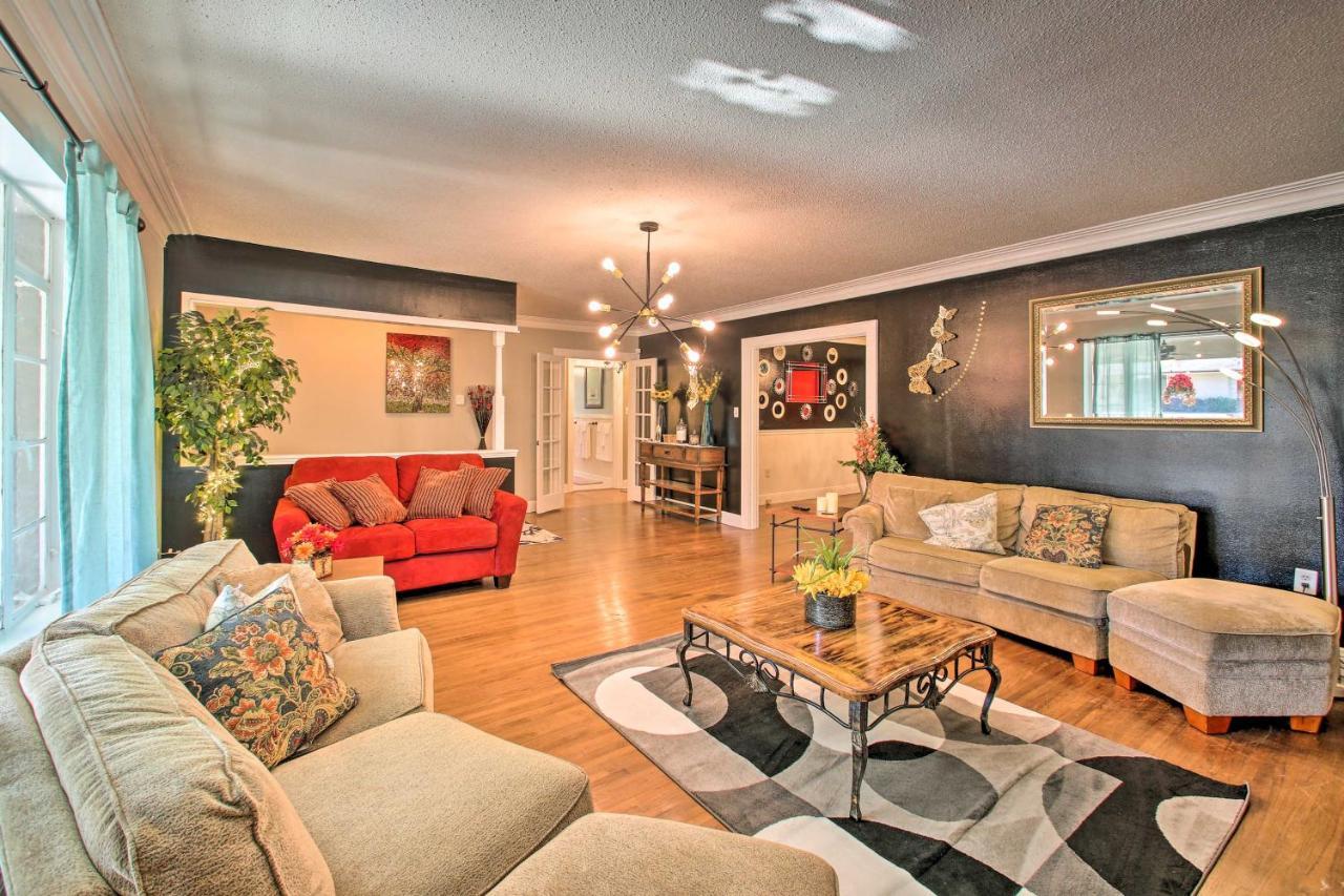 Walk To Oaklawn! Holiday home *