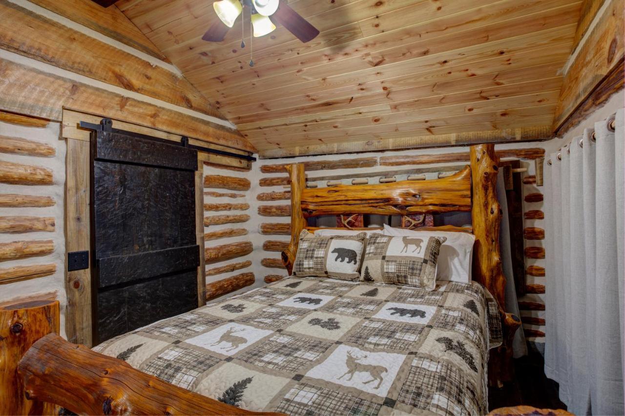 Fox Pass Cabins Guest house Hot Springs