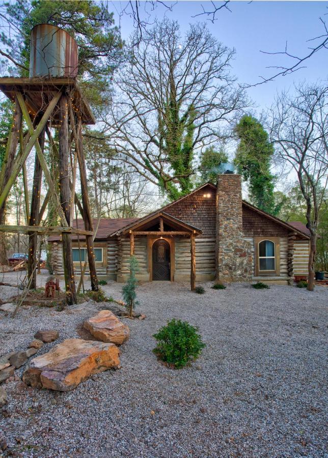 Fox Pass Cabins Guest house *