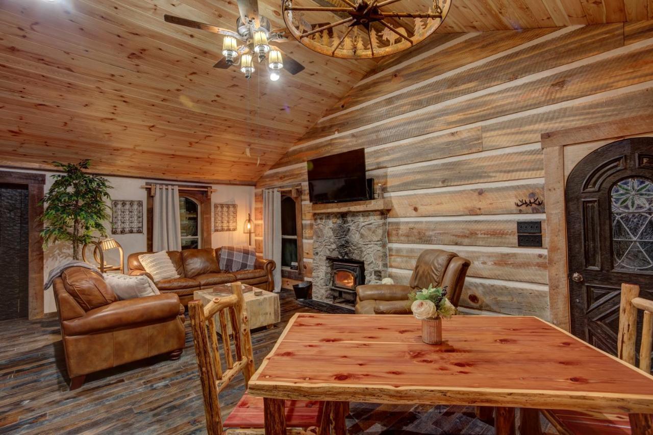 Fox Pass Cabins Guest house Hot Springs