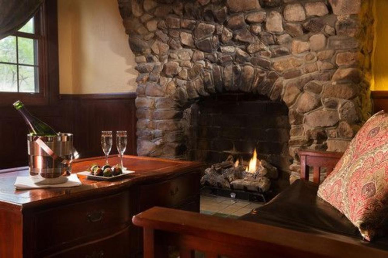 Bed & Breakfast Hilltop Manor 4*