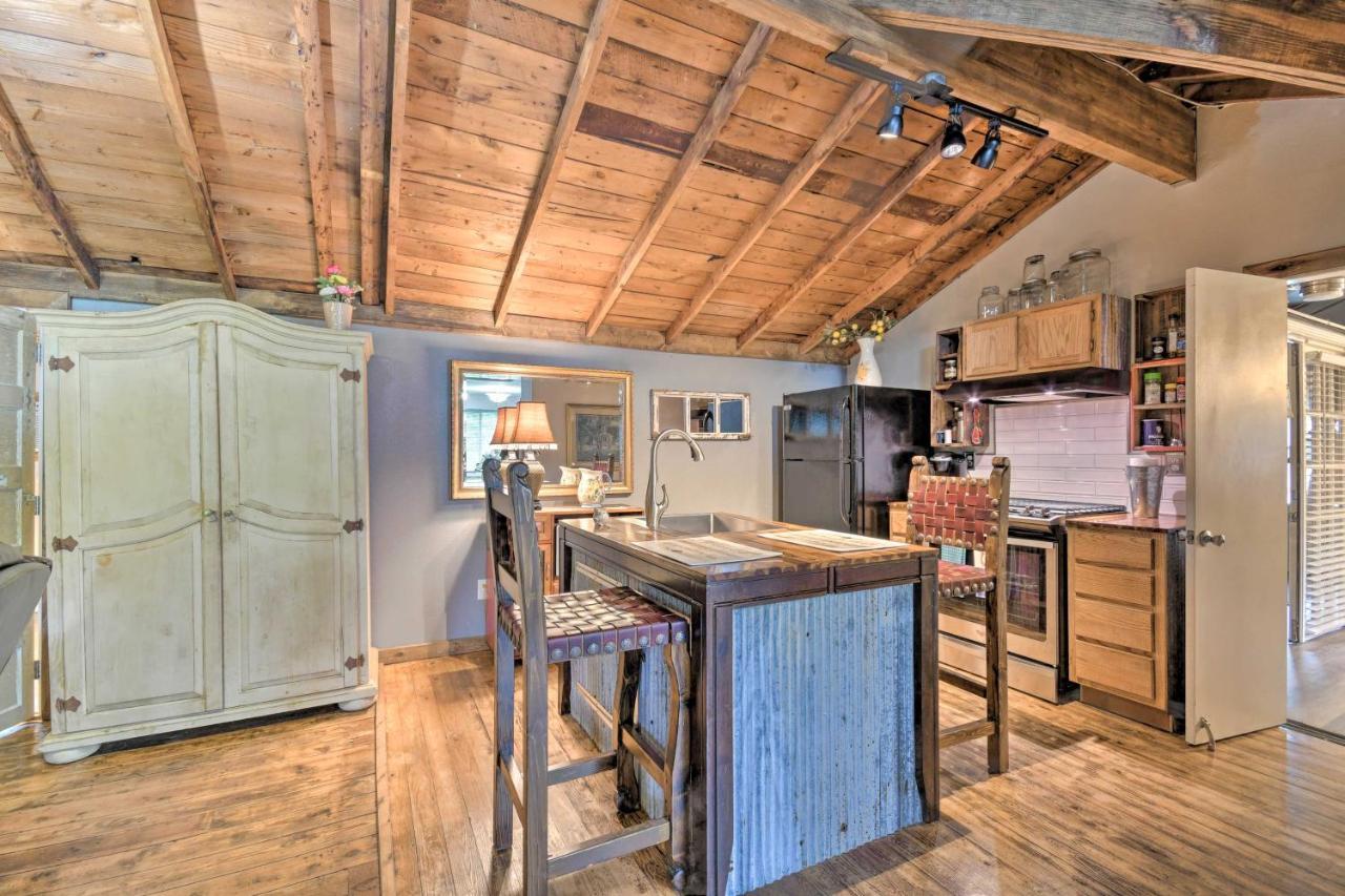 Holiday home Rustic Chic About 1 Mi To Dtwn Hot Springs!
