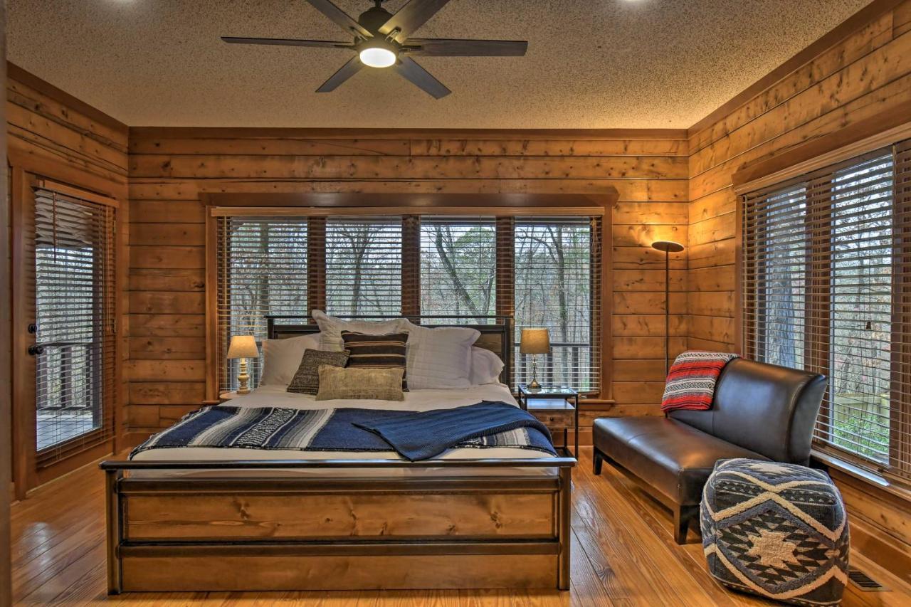 Hilltop Log With Hot Tub And Grill! *