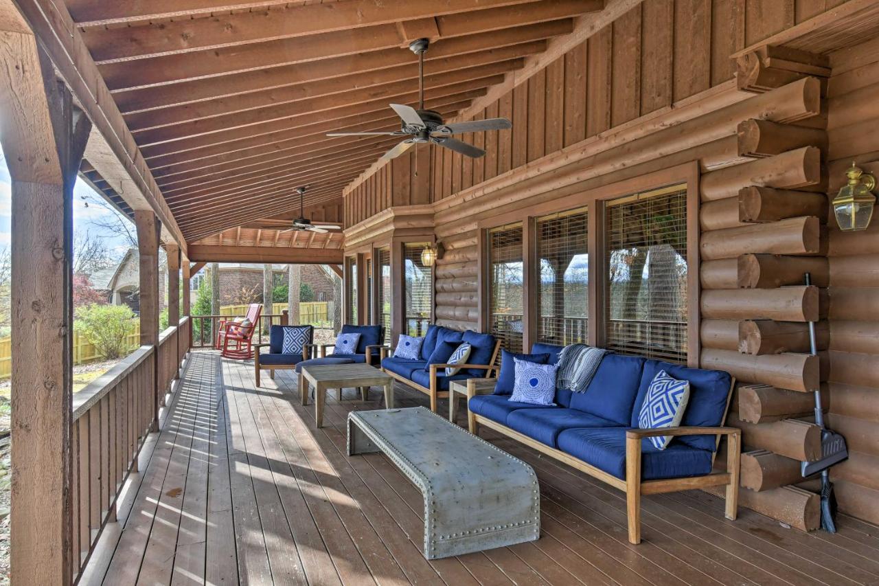 Hilltop Log With Hot Tub And Grill! Holiday home Hot Springs