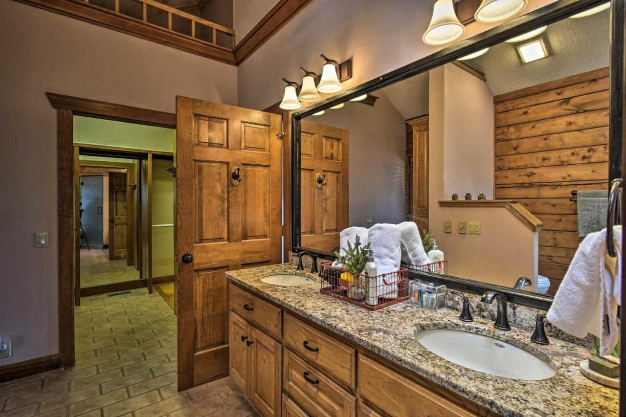 Holiday home Hilltop Log With Hot Tub And Grill! *