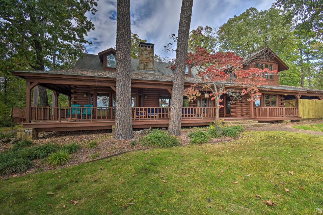 Hilltop Log With Hot Tub And Grill! Holiday home