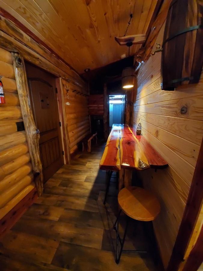 Christmas Cozy Log Cabin On The Lake