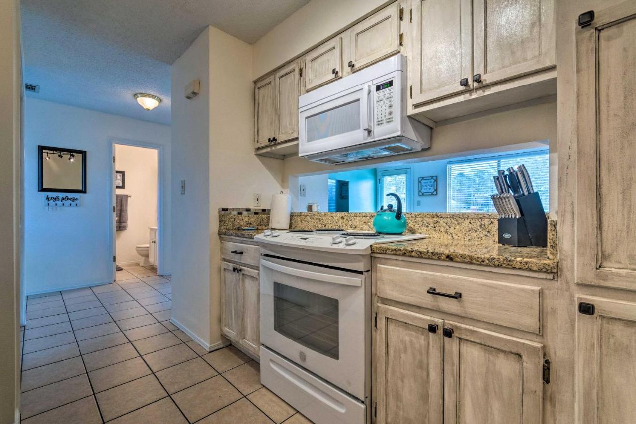 On Hamilton With Shared Dock! Apartment
