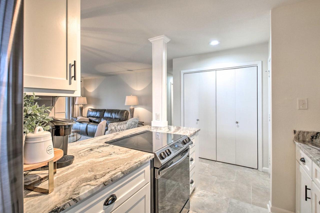 Apartment On Hamilton With Boat Slip! *