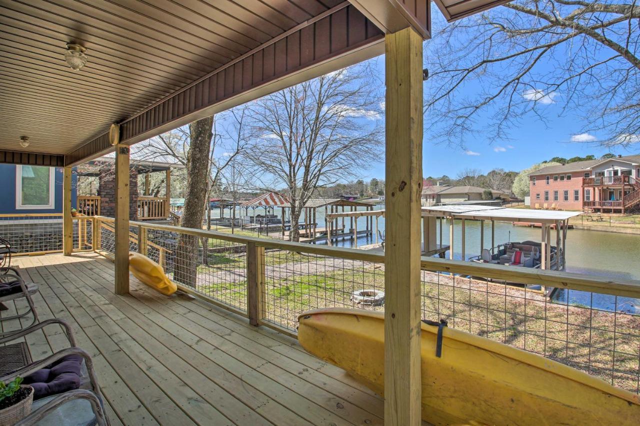 Waterfront With Kayaks And Boat Slip! *