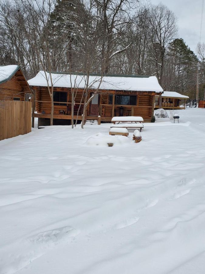 Christmas Cozy Log Cabin On The Lake Campsite *