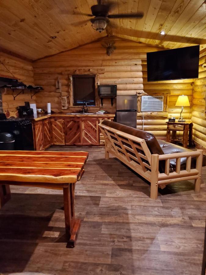 Christmas Cozy Log Cabin On The Lake Campsite *