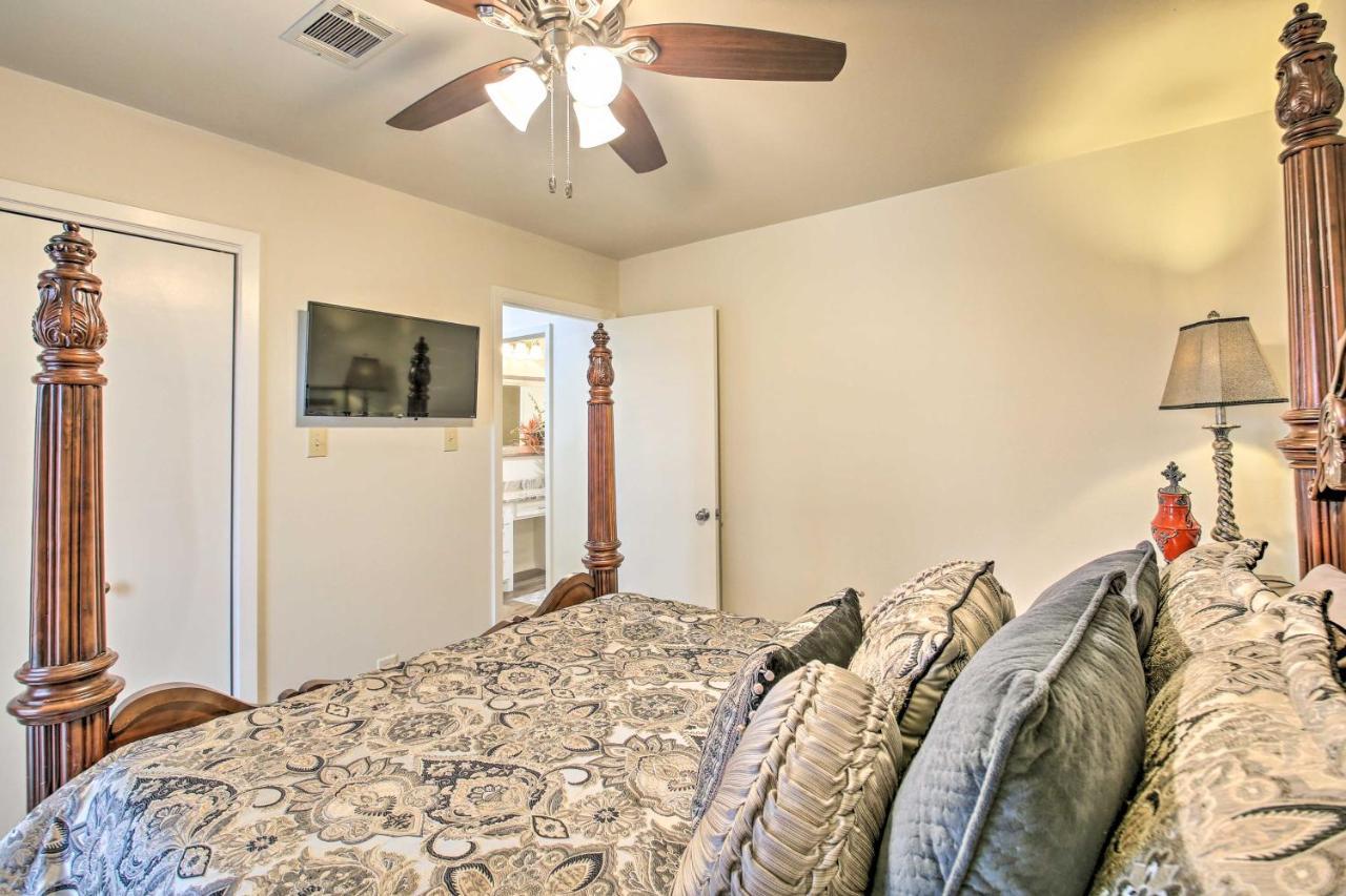 Apartment On Hamilton With Boat Slip!