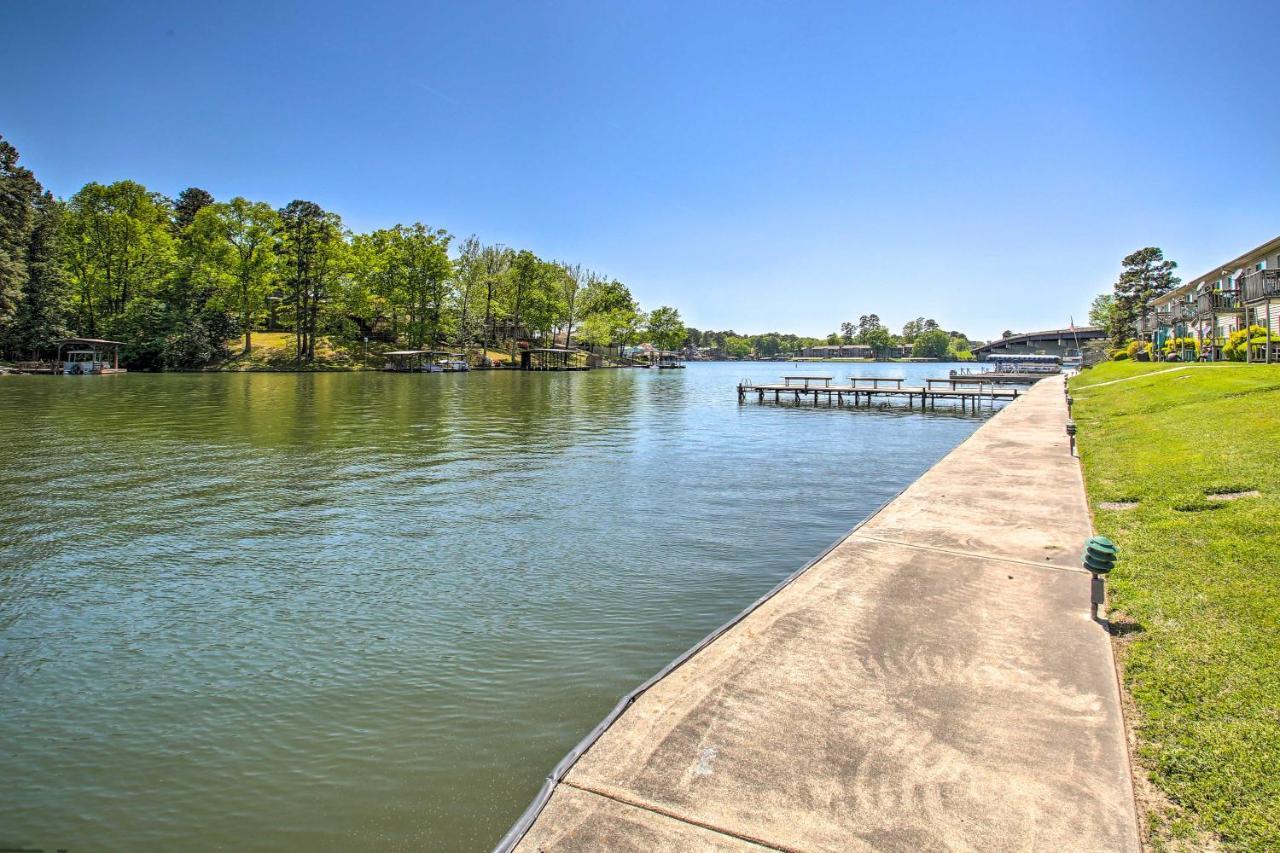 Apartment On Hamilton With Shared Dock! *